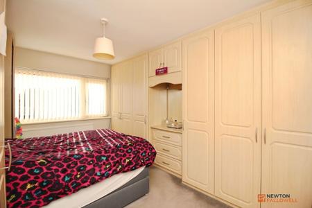 5 bedroom Detached house for sale in Farmway, Braunstone Town, Leicester, LE3