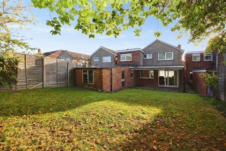 5 bedroom Detached house for sale in Farmway, Braunstone Town, Leicester, LE3