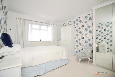 3 bedroom Semi-detached house for sale in Wardens Walk, Leicester Forest East, LE3