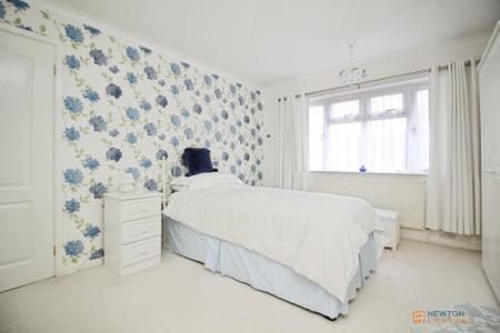 3 bedroom Semi-detached house for sale in Wardens Walk, Leicester Forest East, LE3
