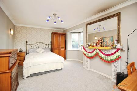5 bedroom Detached house for sale in Bolus Road, Leicester, LE3