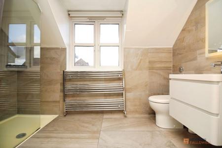 5 bedroom Detached house for sale in Bolus Road, Leicester, LE3