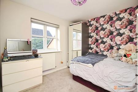 5 bedroom Detached house for sale in Bolus Road, Leicester, LE3