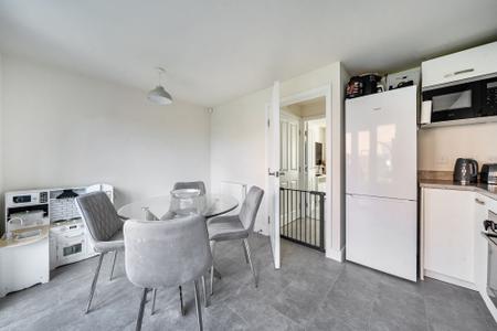 2 bedroom Semi-detached house for sale in Inver Road, Lubbesthorpe, LE19
