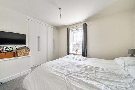 2 bedroom Semi-detached house for sale in Inver Road, Lubbesthorpe, LE19
