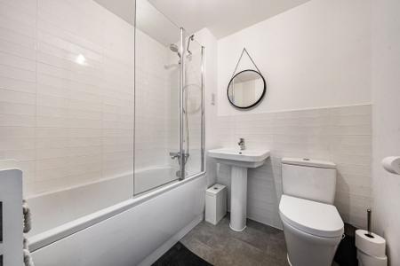 2 bedroom Semi-detached house for sale in Inver Road, Lubbesthorpe, LE19