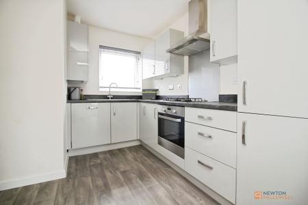 3 bedroom Flat for sale in Tay Road, Lubbesthorpe, LE19