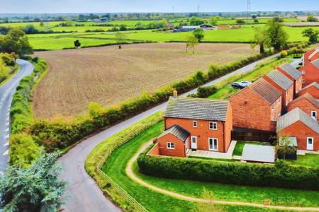 4 bedroom Detached house for sale in Willow Road, Leicester Forest East, LE3