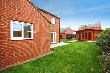 4 bedroom Detached house for sale in Willow Road, Leicester Forest East, LE3