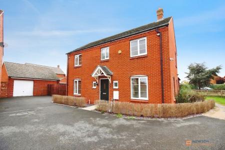 4 bedroom Detached house for sale in Willow Road, Leicester Forest East, LE3