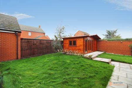 4 bedroom Detached house for sale in Willow Road, Leicester Forest East, LE3