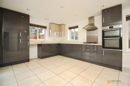 4 bedroom Detached house for sale in Willow Road, Leicester Forest East, LE3