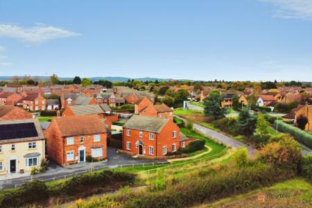 4 bedroom Detached house for sale in Willow Road, Leicester Forest East, LE3