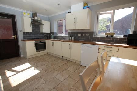 3 bedroom Semi-detached house for sale in Barley Close, Metheringham, LN4