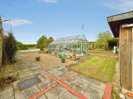 4 bedroom Detached bungalow for sale in Barlings Lane, Langworth, LN3