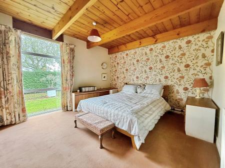 4 bedroom Detached bungalow for sale in Barlings Lane, Langworth, LN3