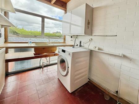 4 bedroom Detached bungalow for sale in Barlings Lane, Langworth, LN3