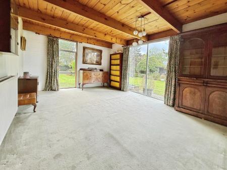 4 bedroom Detached bungalow for sale in Barlings Lane, Langworth, LN3