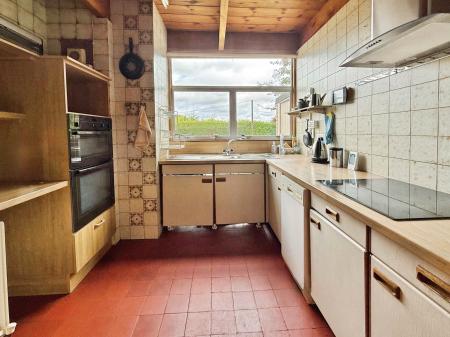 4 bedroom Detached bungalow for sale in Barlings Lane, Langworth, LN3