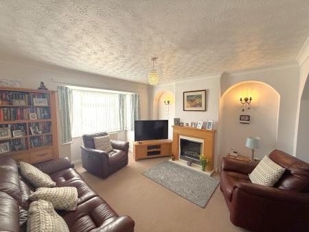 2 bedroom Detached bungalow for sale in Blackthorn Close, Lincoln, LN2