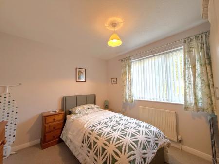 2 bedroom Detached bungalow for sale in Blackthorn Close, Lincoln, LN2