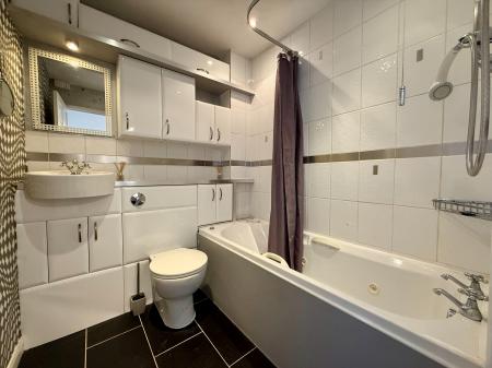 2 bedroom Terraced House for sale in Blenheim Road, Lincoln, LN1