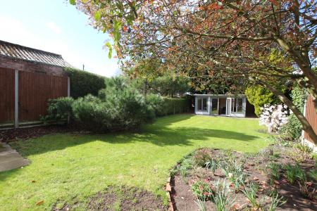 3 bedroom Detached house for sale in Boultham Park Road, Lincoln, LN6