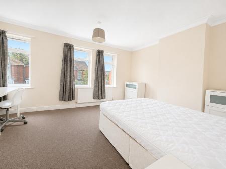 3 bedroom Terraced House for sale in Burton Road, Lincoln, LN1