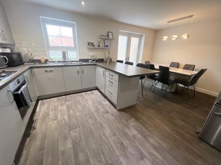 4 bedroom Detached house for sale in Caesar Road, North Hykeham, LN6