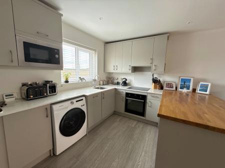 3 bedroom Semi-detached house for sale in Cleveland Avenue, North Hykeham, LN6