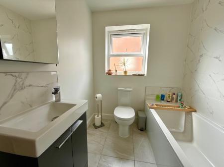 3 bedroom Semi-detached house for sale in Cleveland Avenue, North Hykeham, LN6