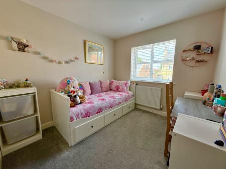 3 bedroom Semi-detached house for sale in Cleveland Avenue, North Hykeham, LN6