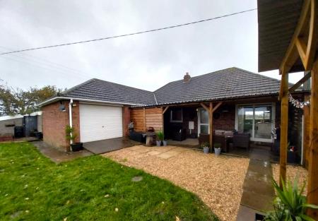 3 bedroom Bungalow for sale in Dunston Fen Lane, Metheringham, LN4