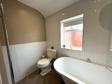 3 bedroom Terraced House for sale in Ellesmere Avenue, Lincoln, LN2