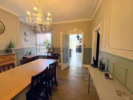 3 bedroom Terraced House for sale in Ellesmere Avenue, Lincoln, LN2
