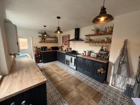 3 bedroom Terraced House for sale in Ellesmere Avenue, Lincoln, LN2