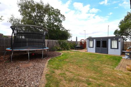 4 bedroom Detached house for sale in Fen Road, Washingborough, LN4