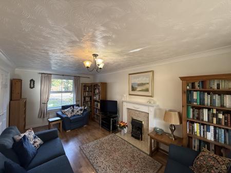 4 bedroom Detached house for sale in Fox Covert, South Hykeham, LN6