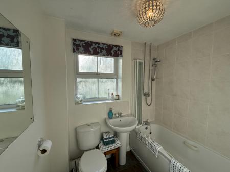 4 bedroom Detached house for sale in Fox Covert, South Hykeham, LN6