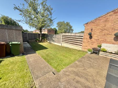 3 bedroom Semi-detached house for sale in Hawthorn Chase, Lincoln, LN2