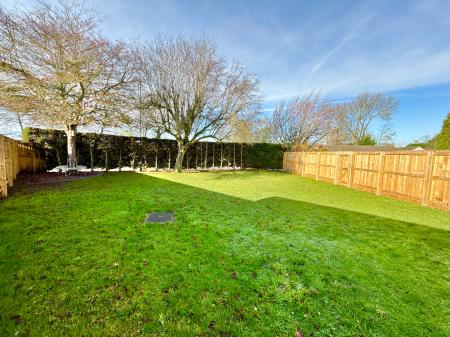 4 bedroom Detached house for sale in Holme Drive, Sudbrooke, LN2