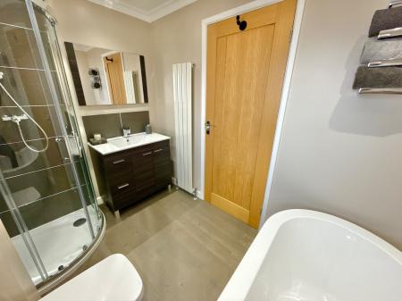 4 bedroom Detached house for sale in Holme Drive, Sudbrooke, LN2