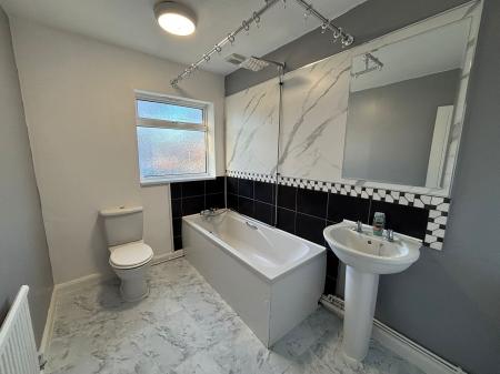 3 bedroom Terraced House for sale in Lamb Gardens, Lincoln, LN2