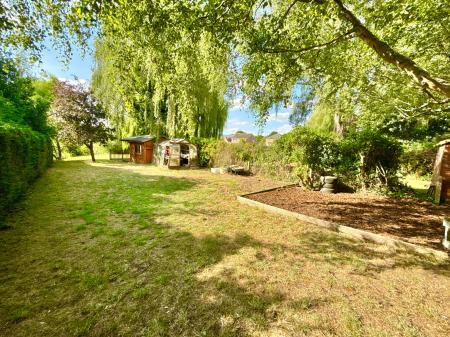 3 bedroom Detached house for sale in Landmere Grove, Lincoln, LN6