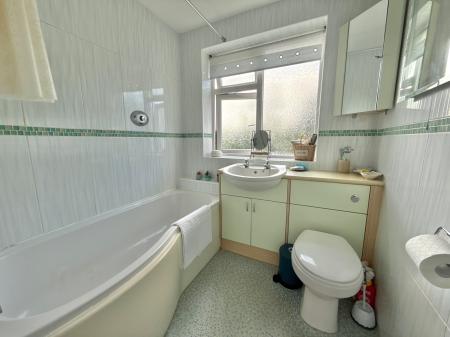 3 bedroom Detached house for sale in Landmere Grove, Lincoln, LN6