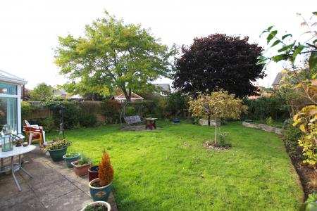 3 bedroom Detached bungalow for sale in Lincoln Road, Dunholme, LN2