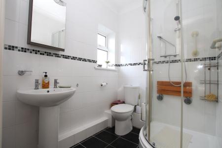 3 bedroom Detached bungalow for sale in Lincoln Road, Dunholme, LN2