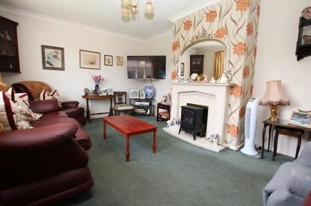 3 bedroom Detached bungalow for sale in Lincoln Road, Dunholme, LN2