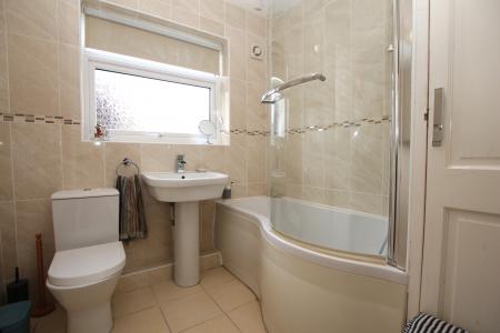 3 bedroom Detached bungalow for sale in Lincoln Road, Dunholme, LN2