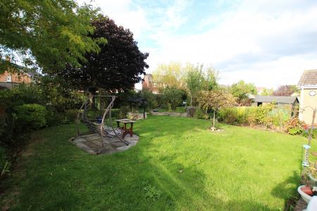 3 bedroom Detached bungalow for sale in Lincoln Road, Dunholme, LN2